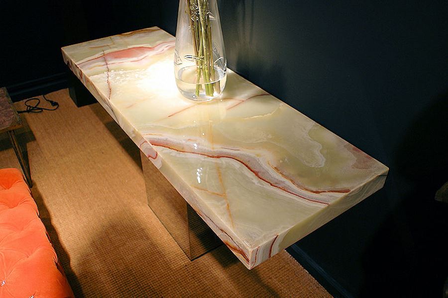 Onyx Table Onyx Table
