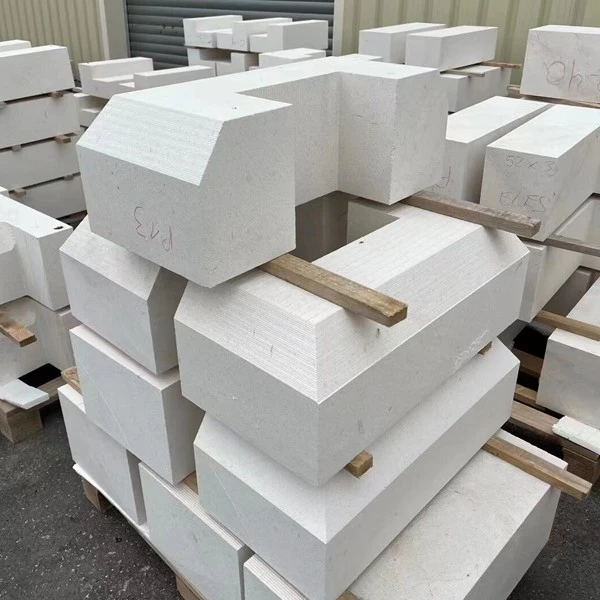 Blanco Paloma Limestone Coping