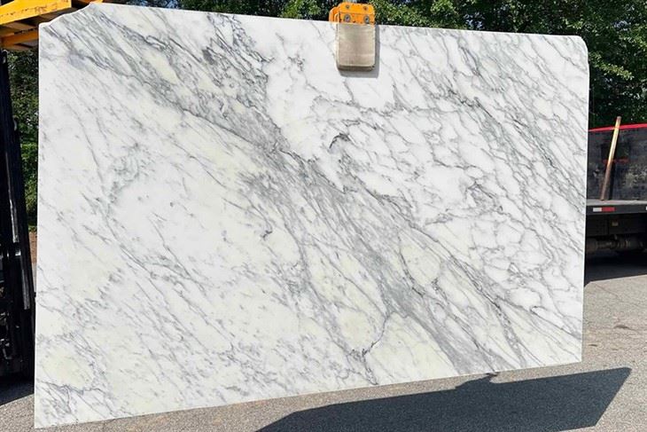 Calacatta Venato Slab